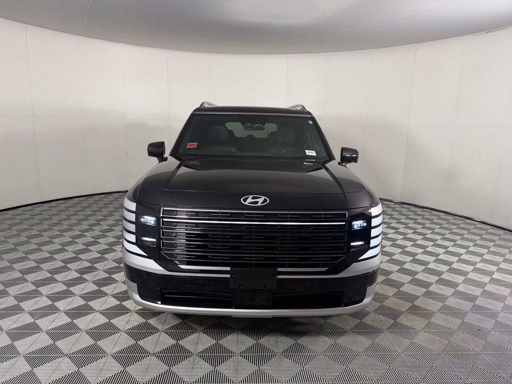 Used 2026 Hyundai Palisade Calligraphy FWD image 2