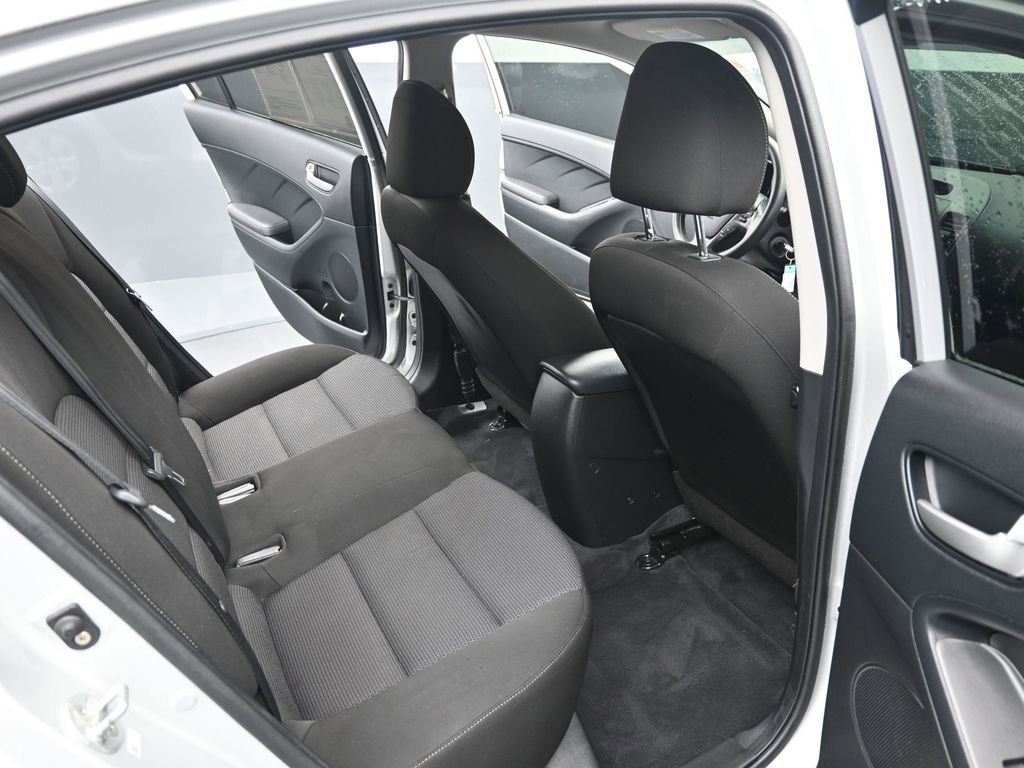 Used 2017 Kia Forte LX image 24