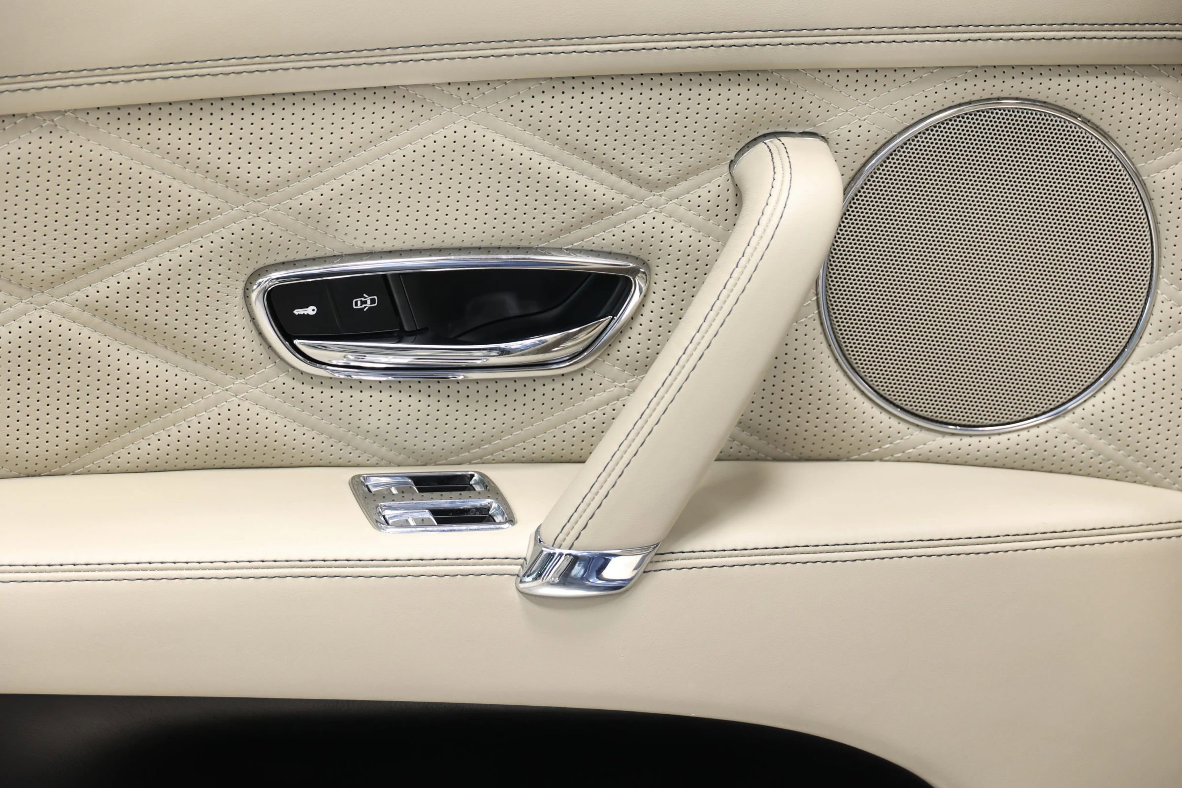 Used 2014 Bentley Flying Spur W12 AWD/4WD image 52