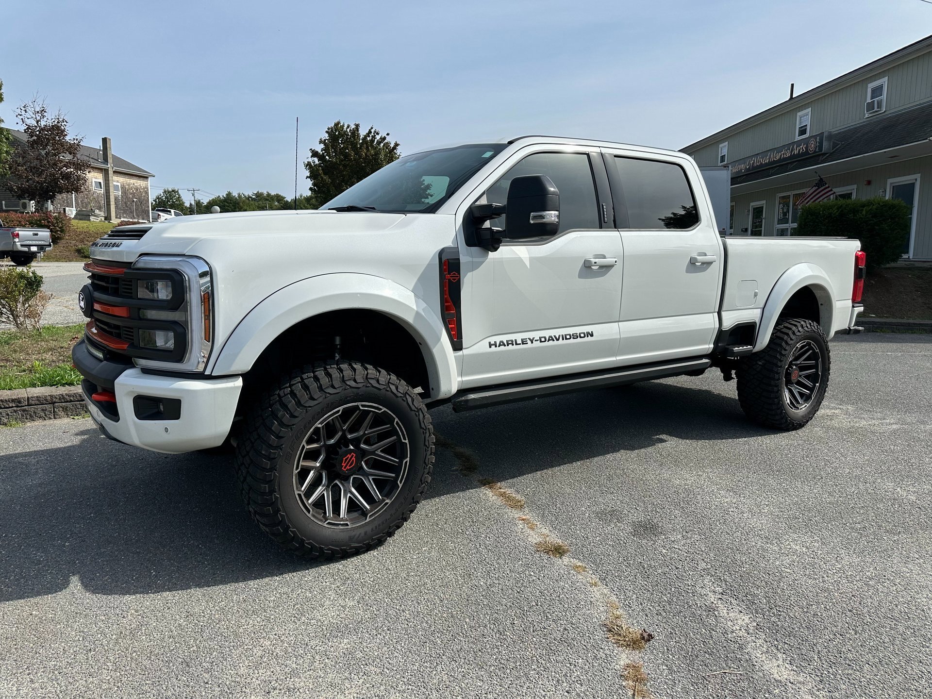 Used 2024 Ford F250 Lariat w/ Lariat Ultimate Package image 2