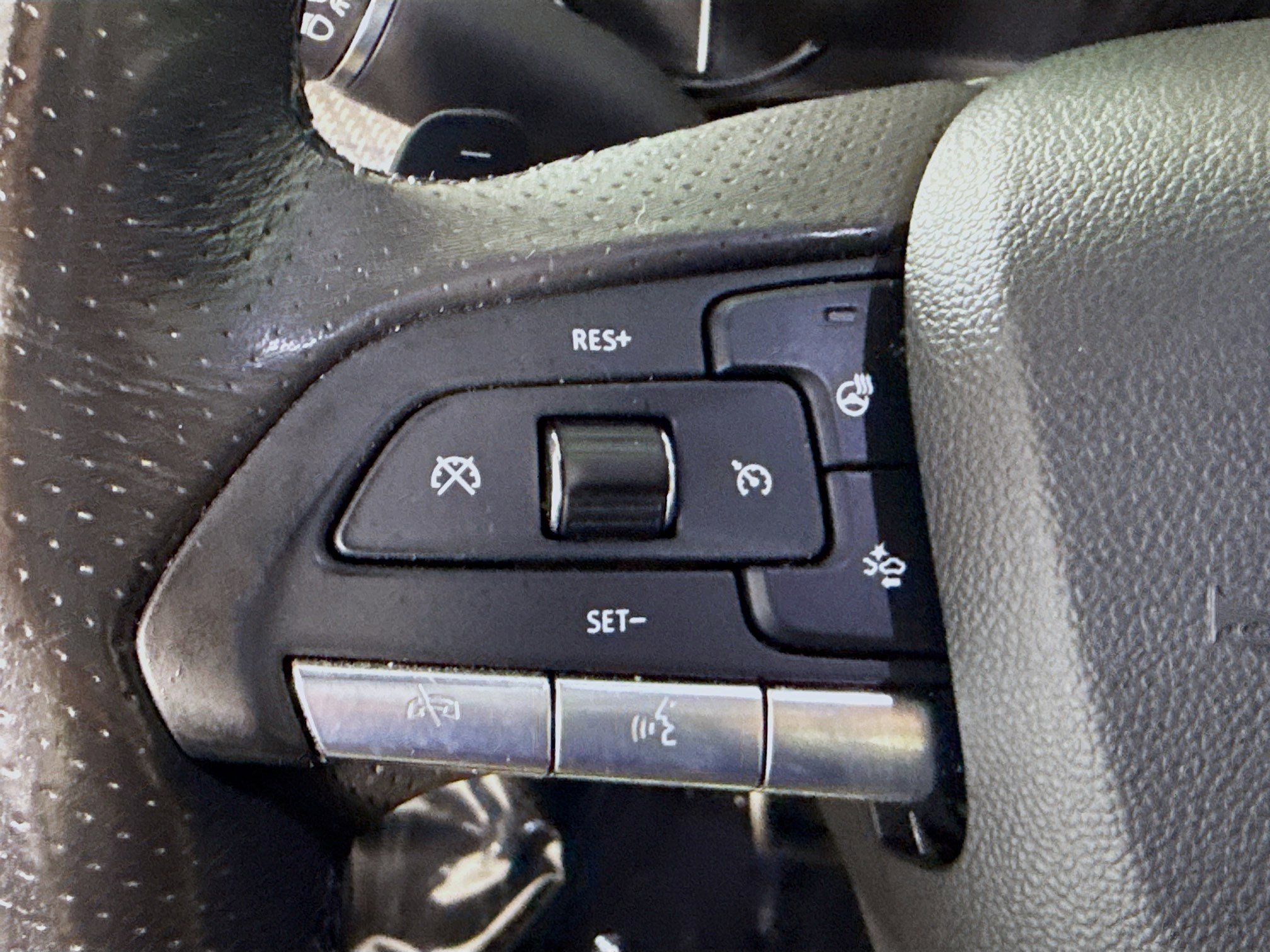 Used 2020 Cadillac XT4 Sport w/ Enhanced Visibility Package image 14