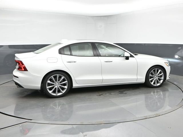 Used 2020 Volvo S60 T5 Momentum FWD image 9