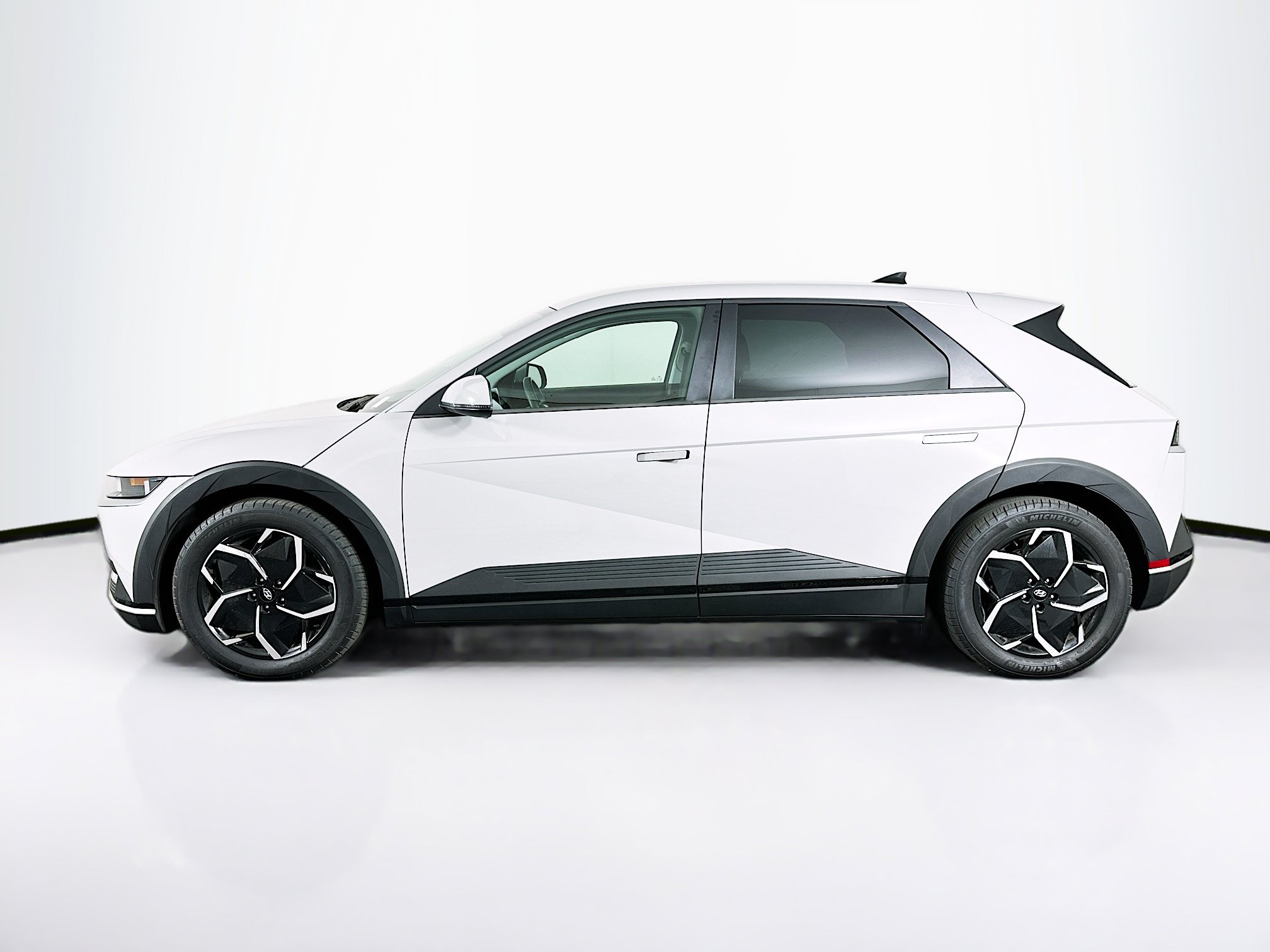Used 2024 Hyundai Ioniq 5 SEL RWD image 4