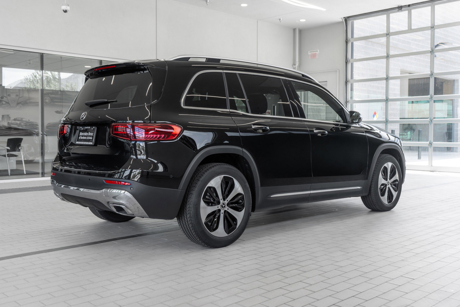 Used 2024 Mercedes-Benz GLB 250 w/ Exclusive Package image 29