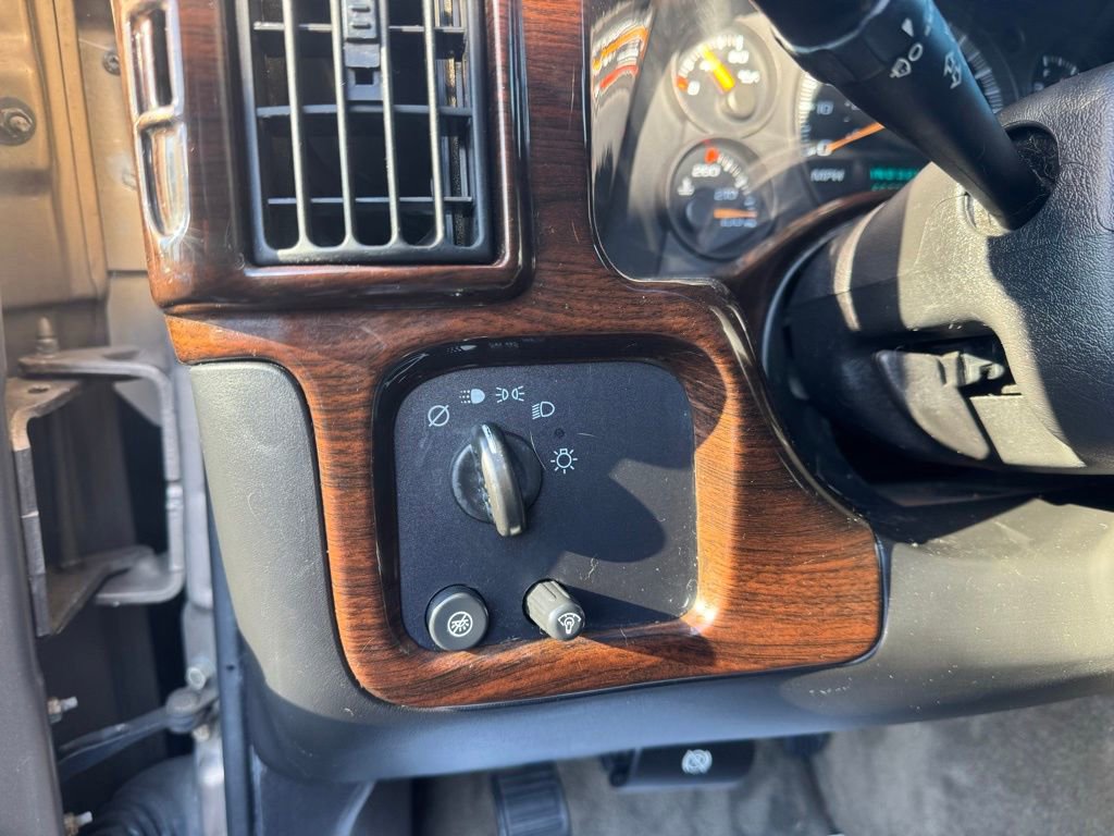 Used 2004 Chevrolet Express 1500 image 27