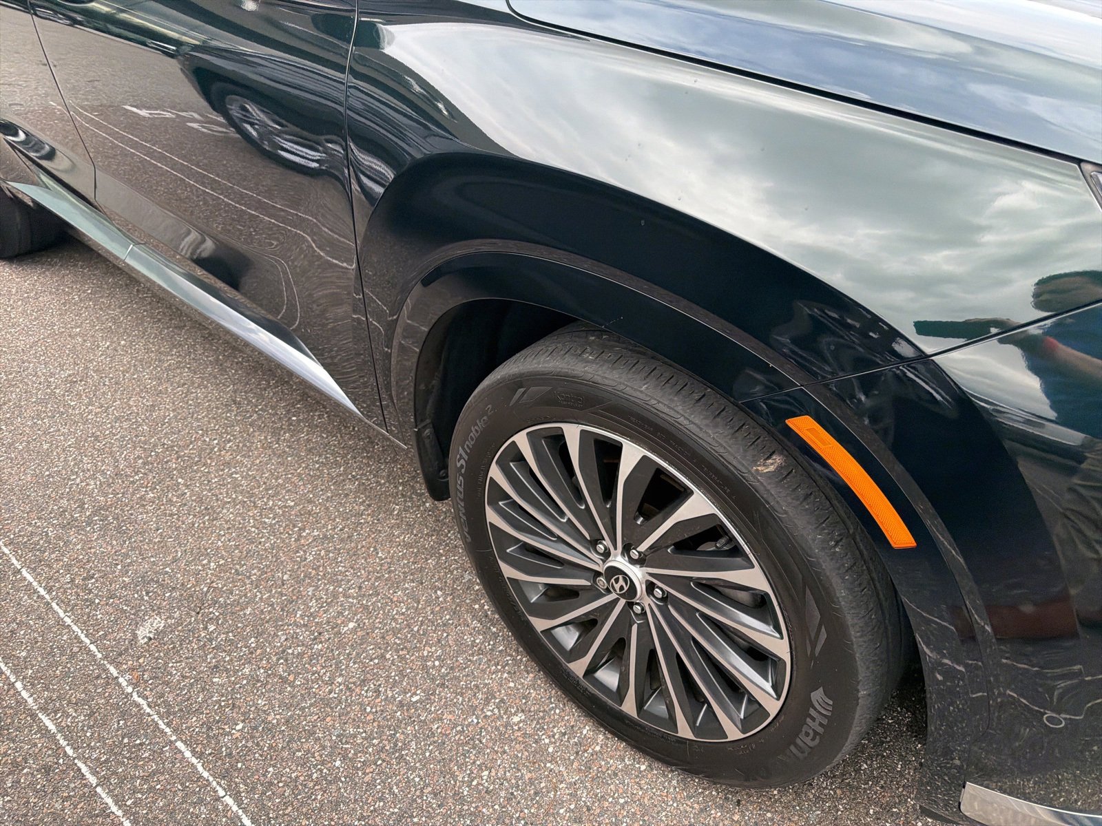 Used 2023 Hyundai Palisade Calligraphy image 3