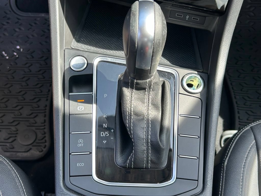 Certified 2021 Volkswagen Jetta SE w/ SE Cold Weather Package FWD image 35