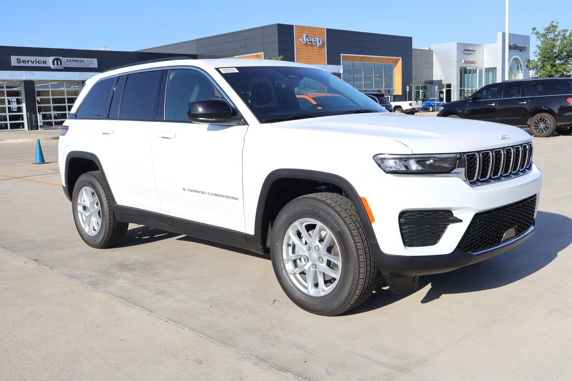 New 2026 Jeep Grand Cherokee Laredo