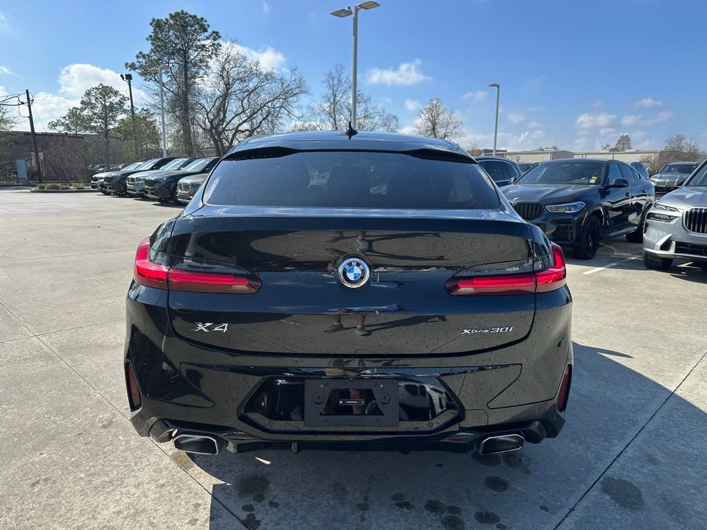 Certified 2025 BMW X4 xDrive30i image 8
