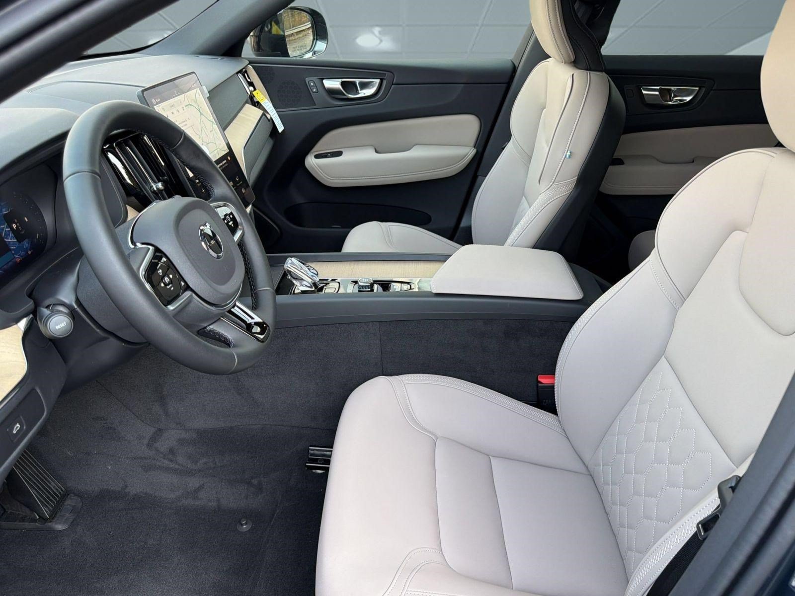 New 2026 Volvo XC60 B5 Plus w/ Protection Package Premier AWD/4WD image 5