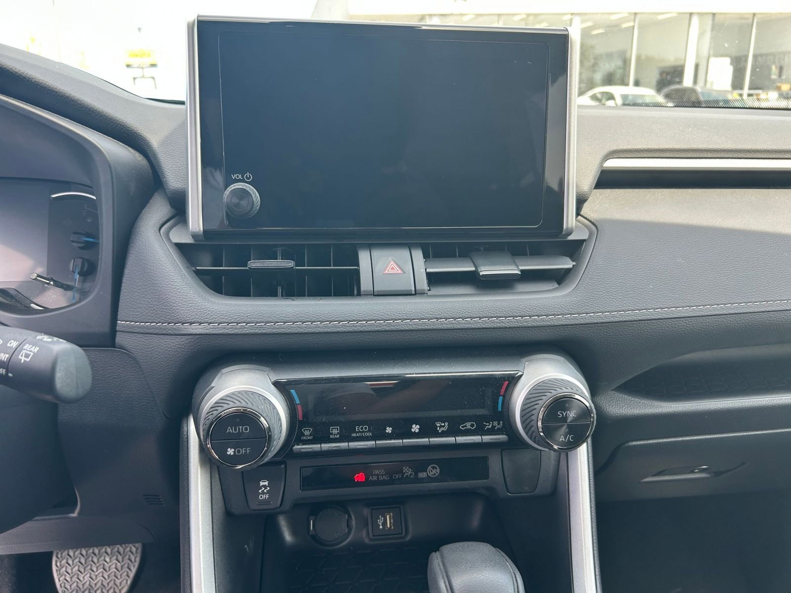 Used 2025 Toyota RAV4 LE AWD/4WD image 17