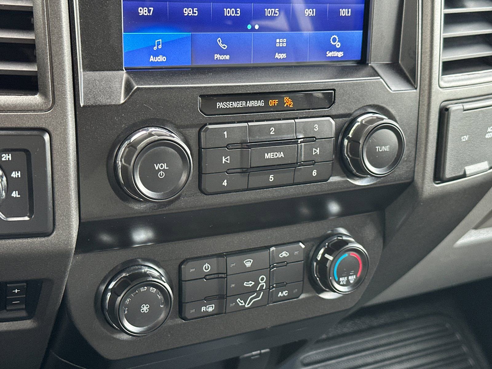 Used 2022 Ford F250 XL w/ Power Equipment Group image 19