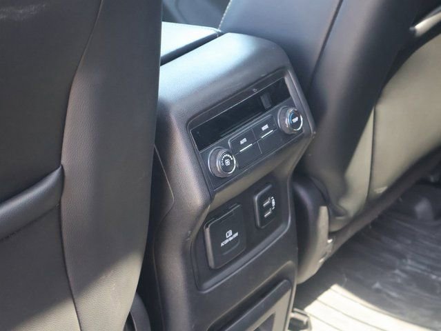 Used 2017 GMC Acadia SLT FWD image 19