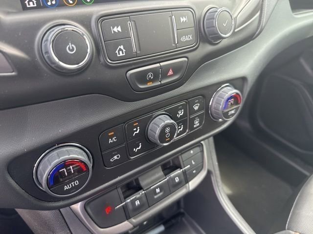 Certified 2023 GMC Terrain AT4 w/ Tech Package AWD/4WD image 46