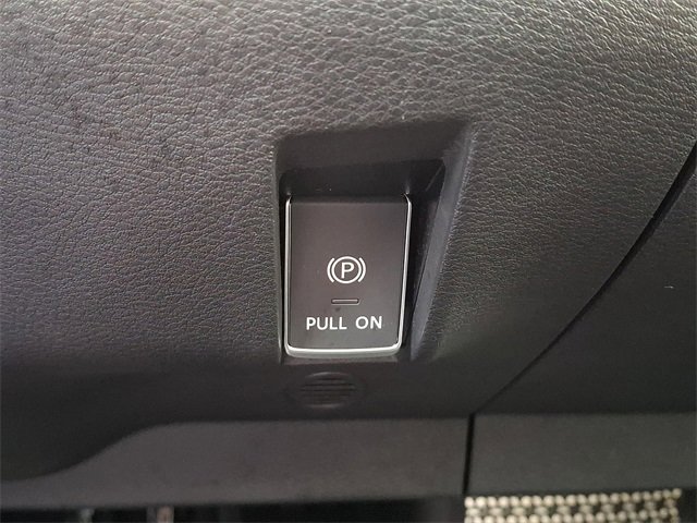 Used 2025 Nissan Ariya EVOLVE+ e-4ORCE image 25