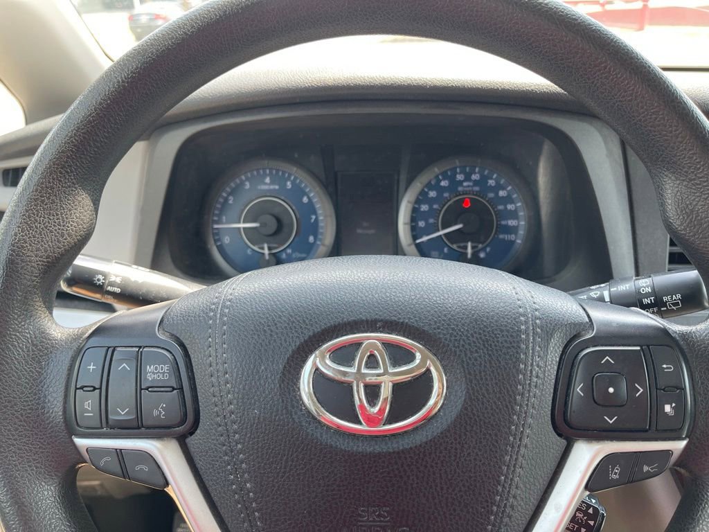 Used 2020 Toyota Sienna LE FWD image 7
