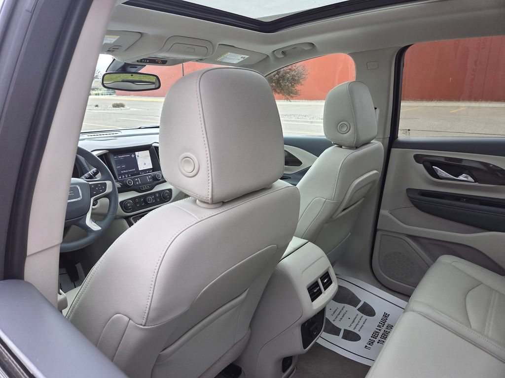 Used 2024 GMC Terrain Denali w/ Denali Premium Package AWD/4WD image 50