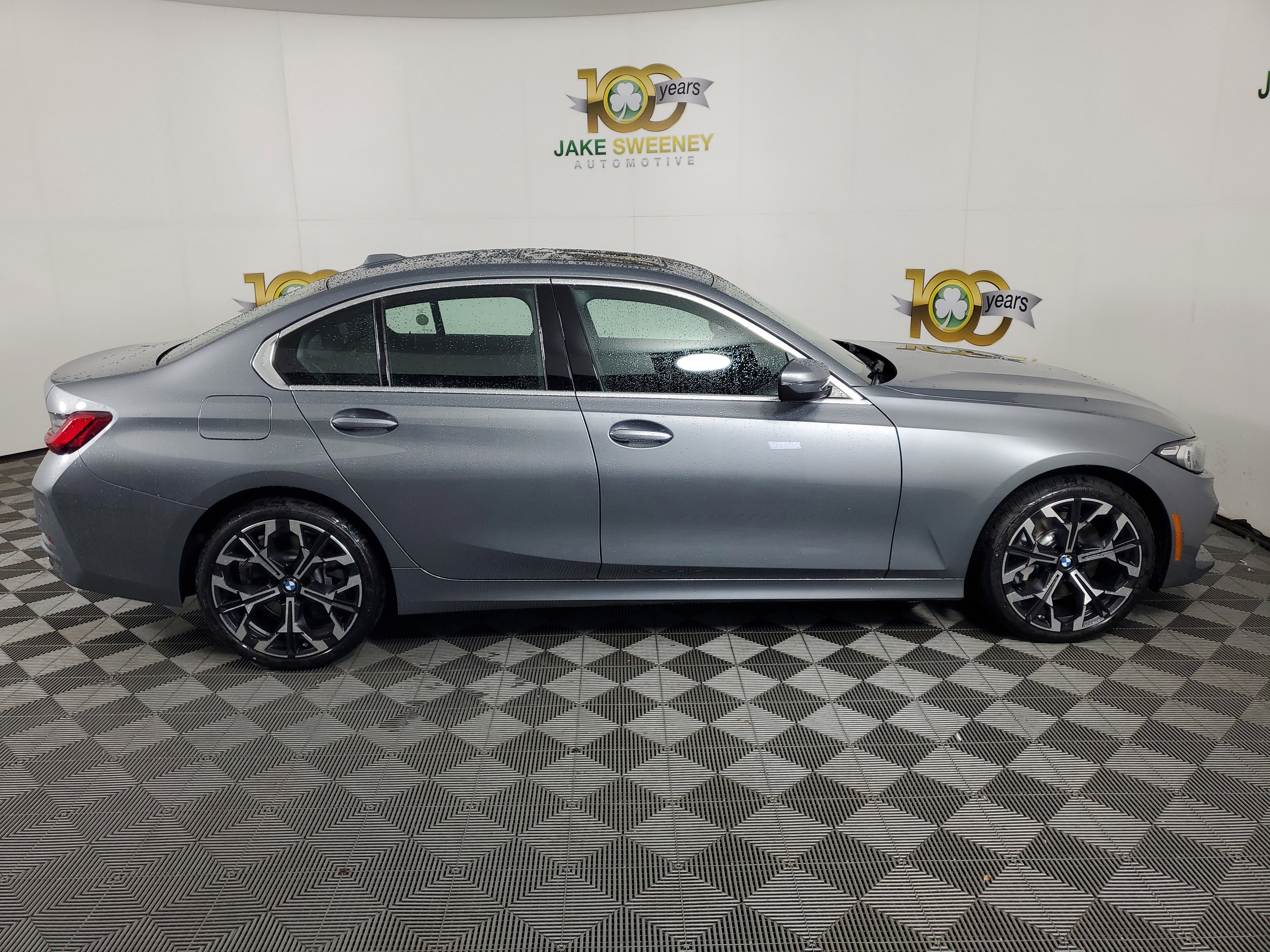 Used 2025 BMW 330i xDrive Sedan w/ Premium Package AWD/4WD image 8