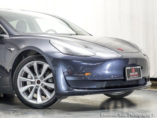 Used 2019 Tesla Model 3 Standard Range Plus image 2