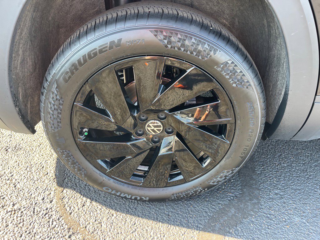 Used 2025 Volkswagen Atlas SE image 22