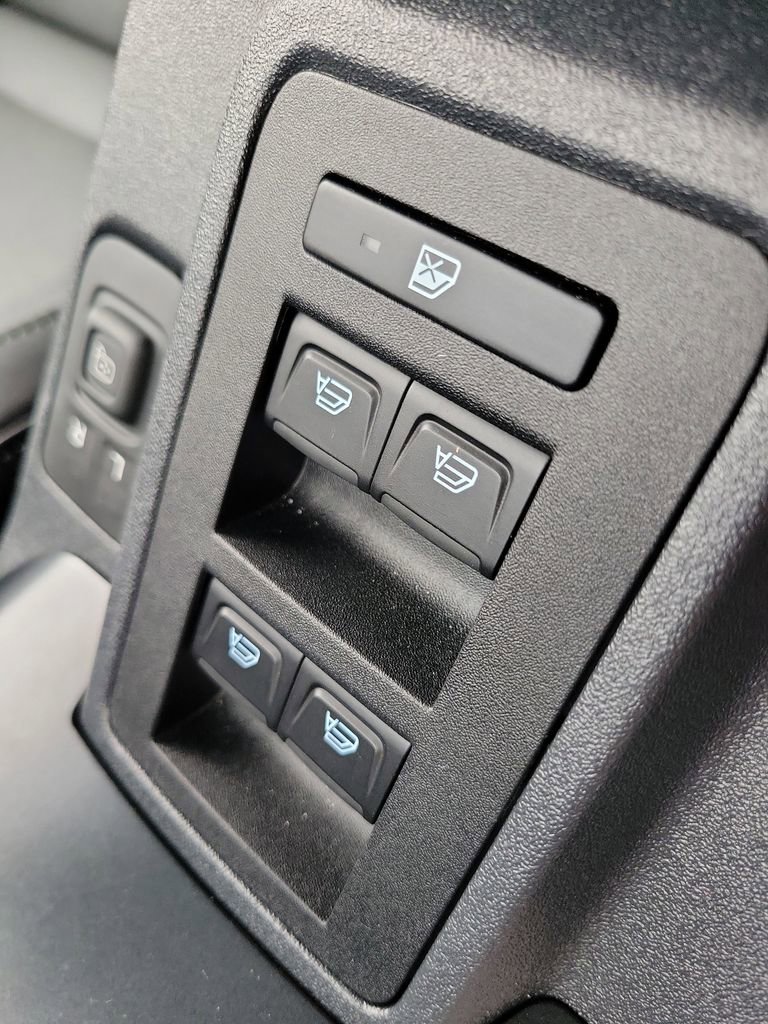 Used 2024 Ford Bronco Everglades image 30