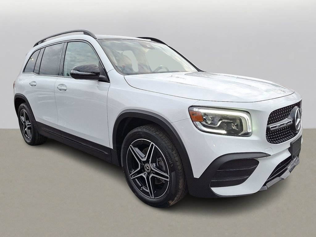 Used 2022 Mercedes-Benz GLB 250 4MATIC w/ AMG Line image 3