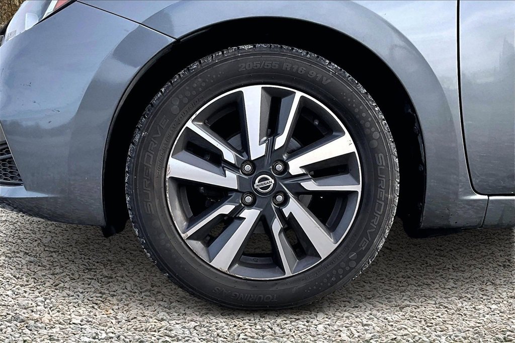 Used 2021 Nissan Versa SV image 9