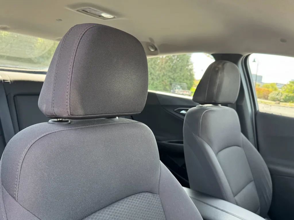 Used 2017 Chevrolet Malibu LT w/ Driver Confidence Package image 17