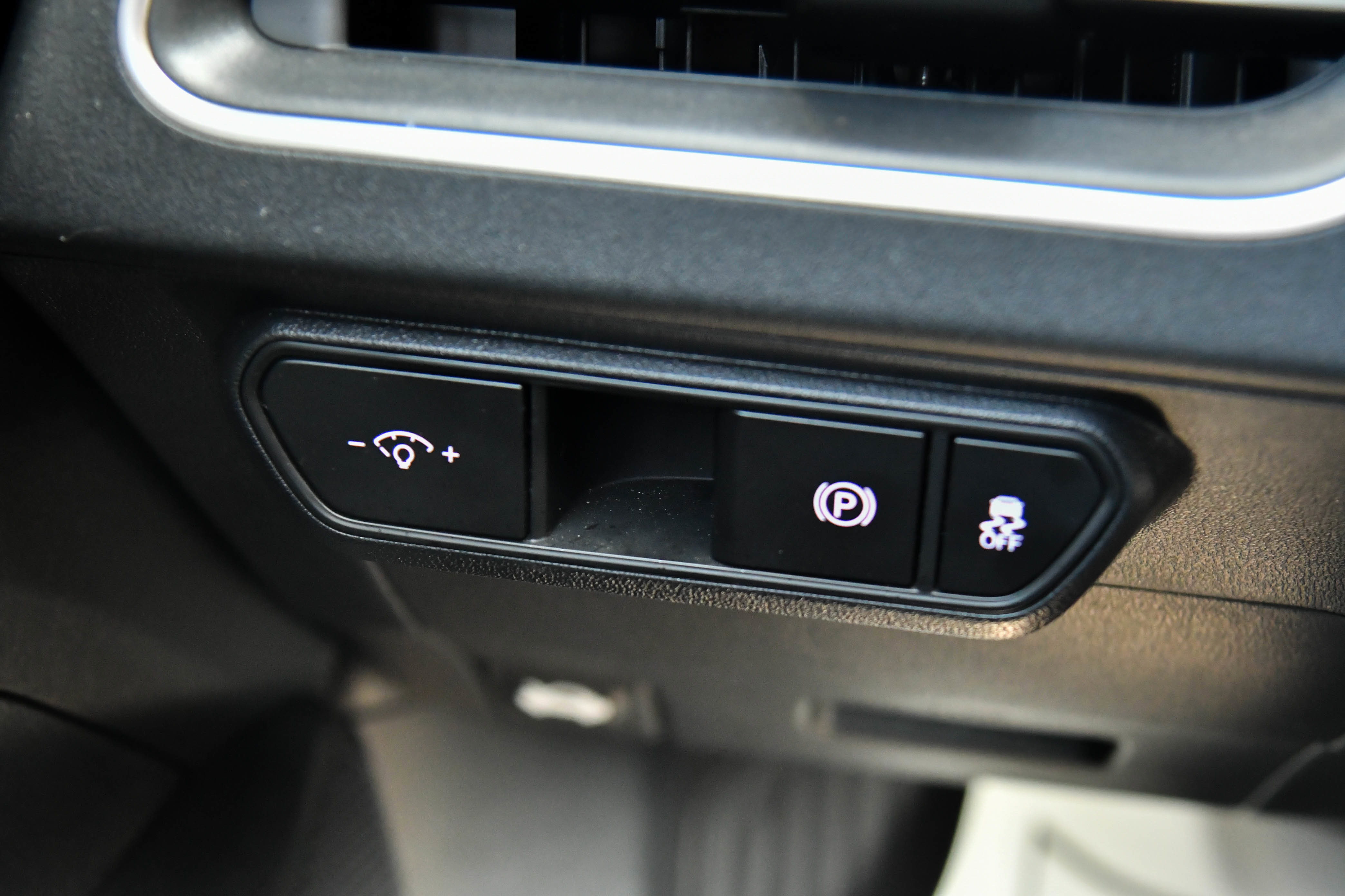 Used 2025 Kia K4 LXS image 32