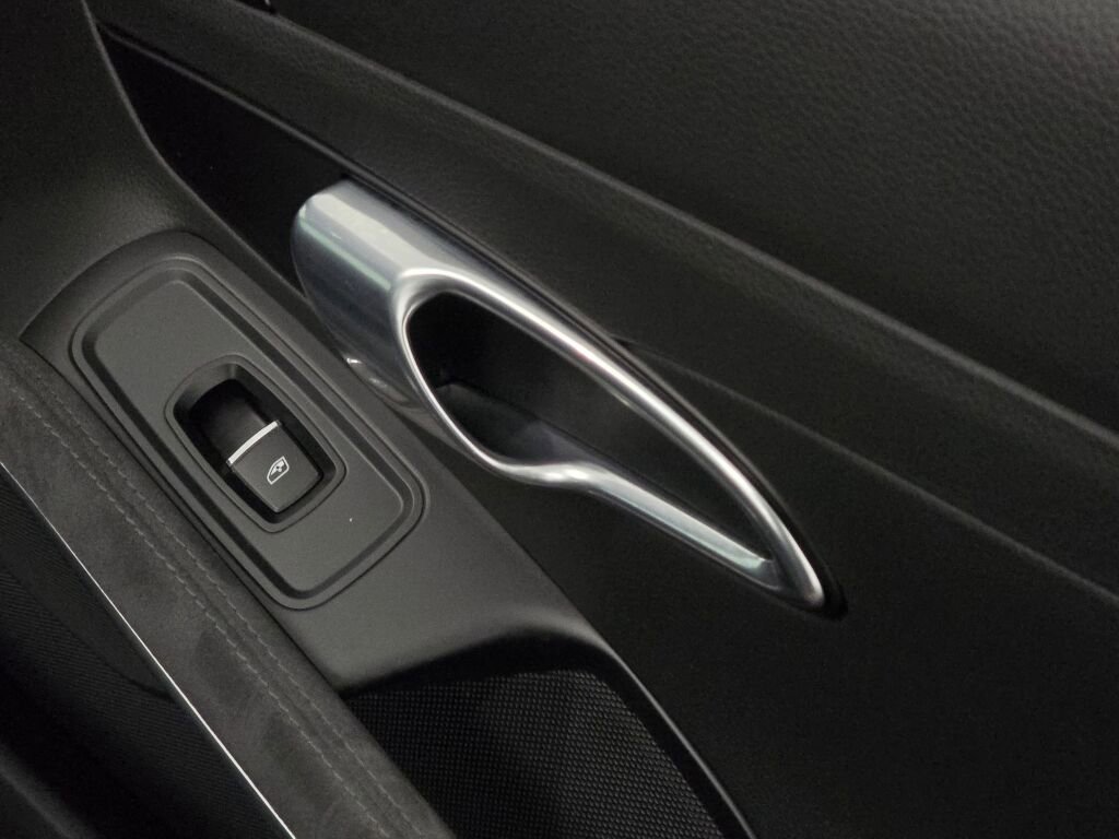 Certified 2018 Porsche 911 Carrera GTS RWD image 24