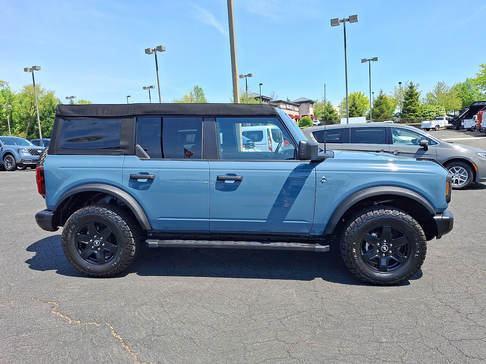 Certified 2022 Ford Bronco Black Diamond image 7