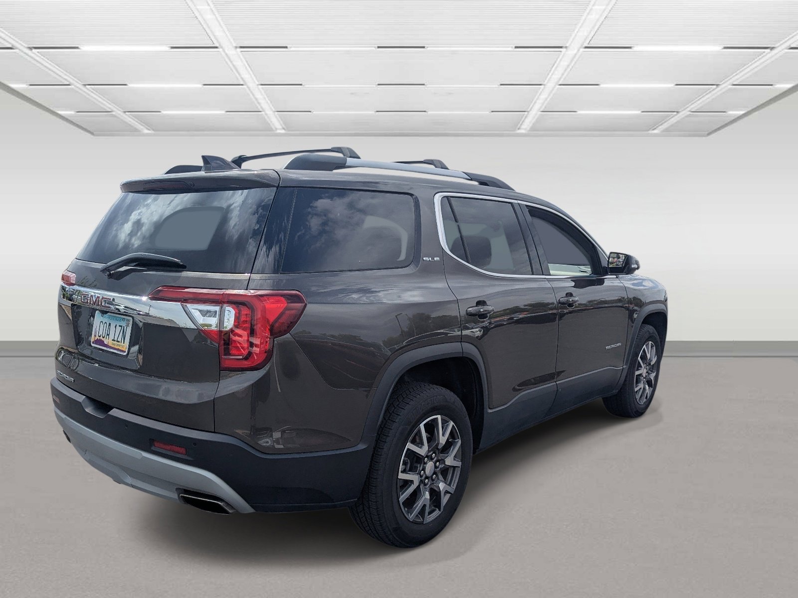 Used 2020 GMC Acadia SLE w/ Driver Convenience Package image 5