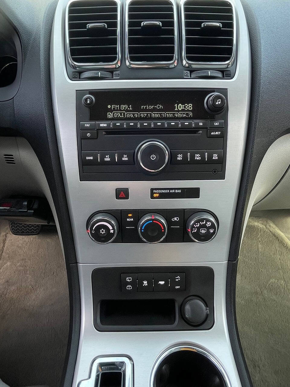 Used 2011 GMC Acadia SLE AWD/4WD image 18