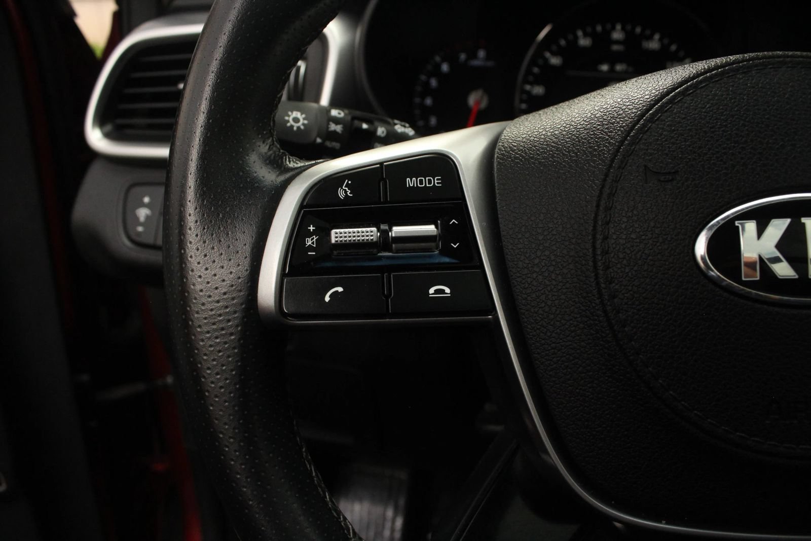 Used 2019 Kia Sorento FWD image 31