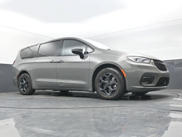 Used 2023 Chrysler Pacifica Touring-L w/ S Appearance Package FWD image 47
