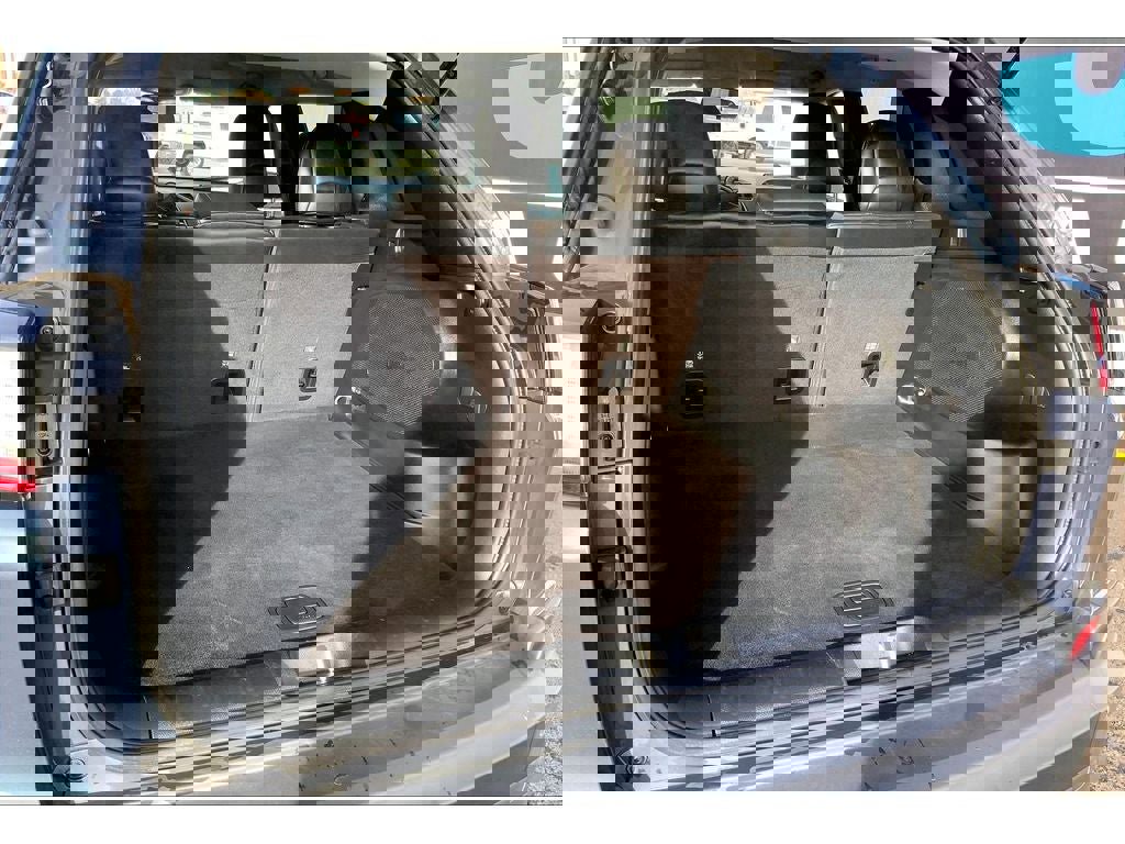 Used 2020 Jeep Cherokee Latitude Plus w/ Cold Weather Group image 11