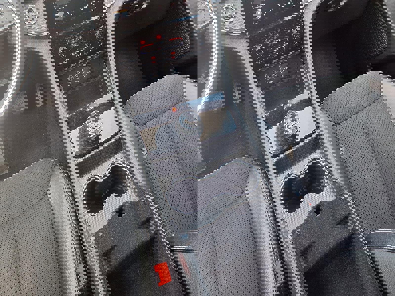 Used 2023 Jeep Grand Cherokee L Laredo image 11