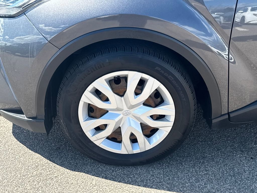 Used 2021 Toyota C-HR LE image 35