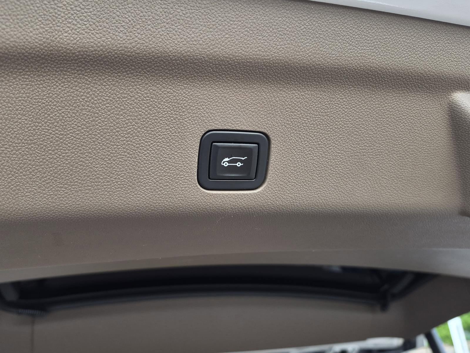 Certified 2021 GMC Yukon Denali w/ Denali Premium Package AWD/4WD image 10