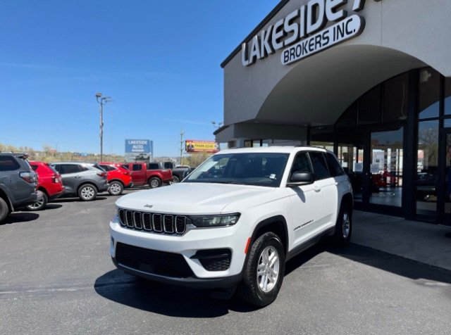 Used 2023 Jeep Grand Cherokee Laredo image 5