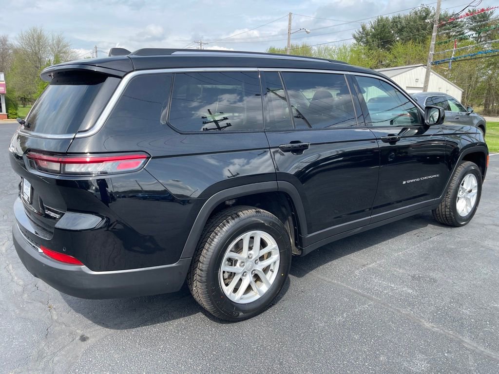 Used 2023 Jeep Grand Cherokee L Laredo w/ Luxury Tech Group I AWD/4WD image 3