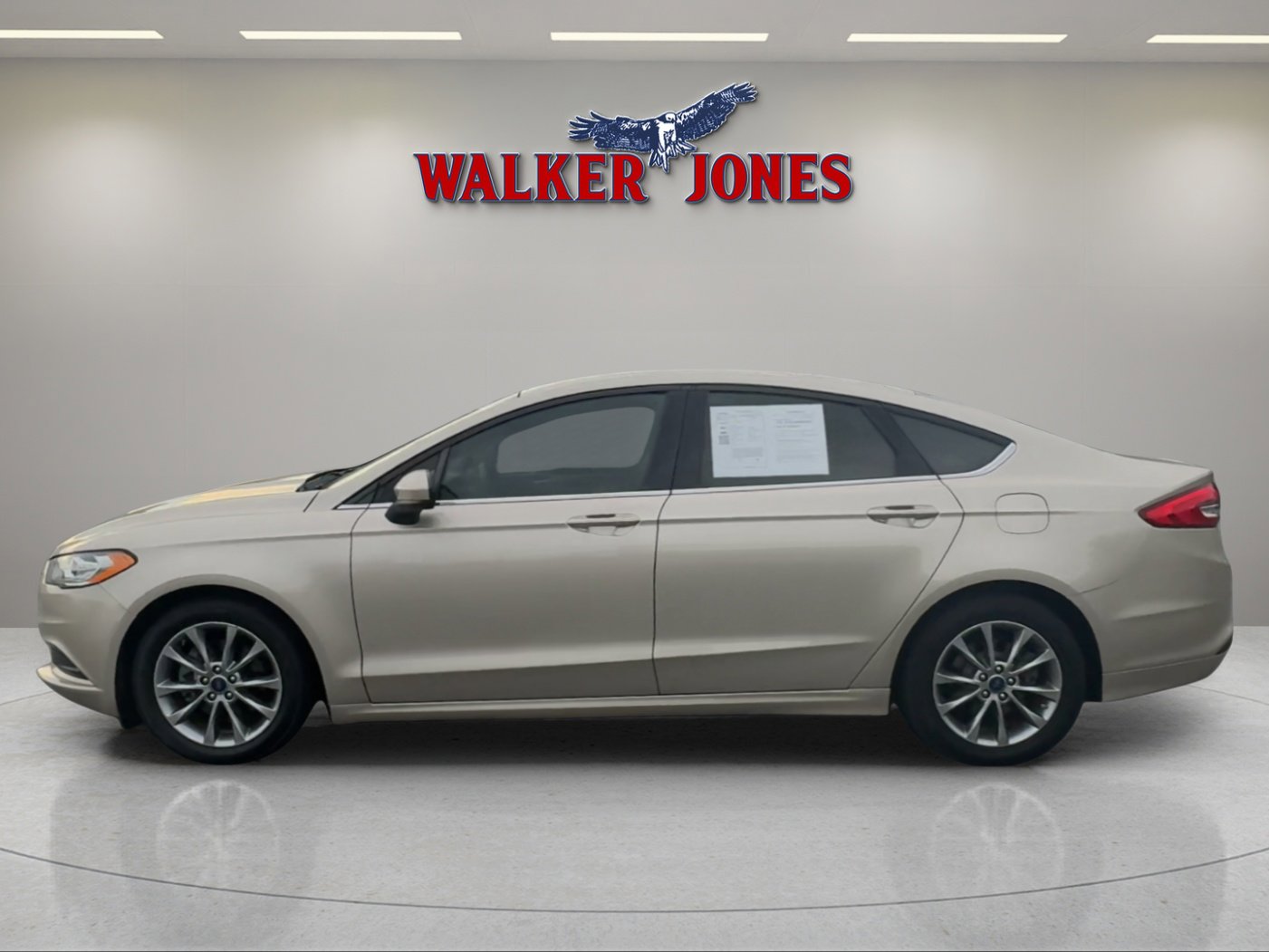 Used 2017 Ford Fusion SE FWD image 6