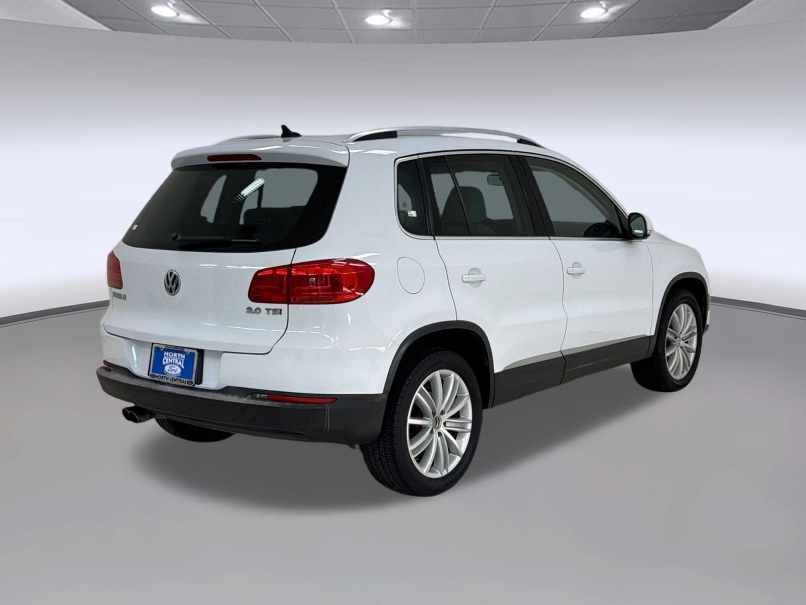 Used 2015 Volkswagen Tiguan SEL FWD image 9
