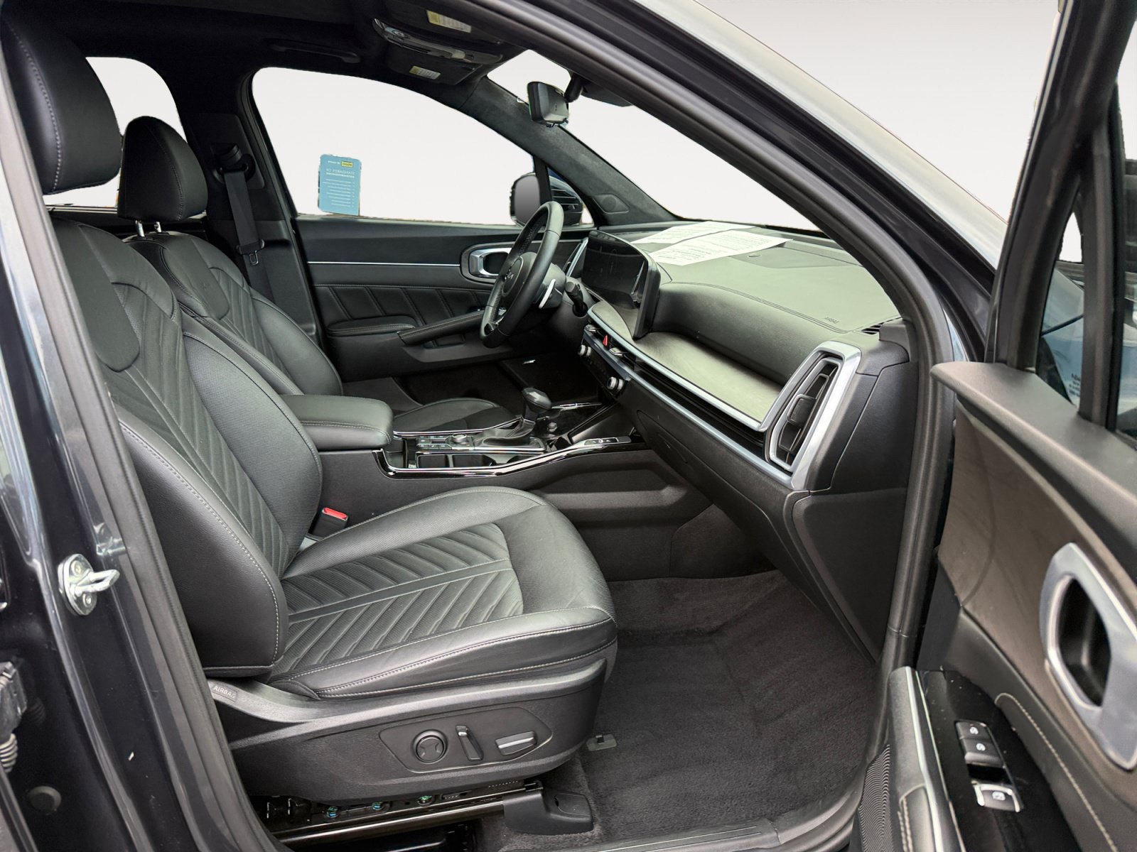 Certified 2024 Kia Sorento SX Prestige AWD/4WD image 19