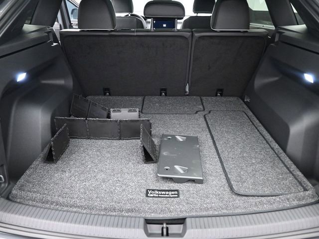 New 2025 Volkswagen Atlas Cross Sport SEL Premium R-Line image 27