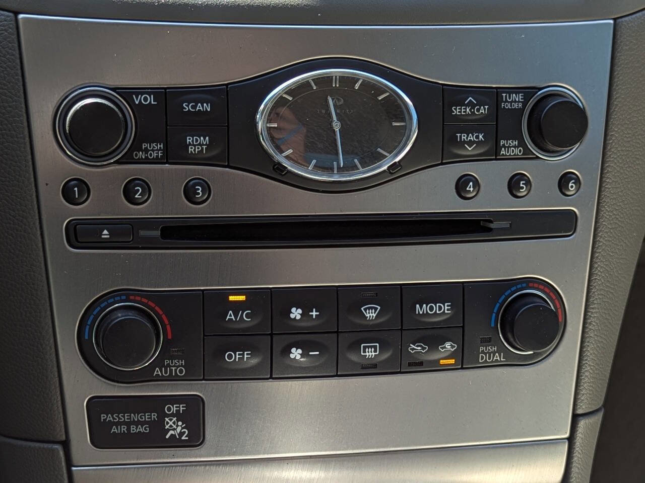Used 2015 INFINITI Q40 AWD w/ Moonroof Package image 21