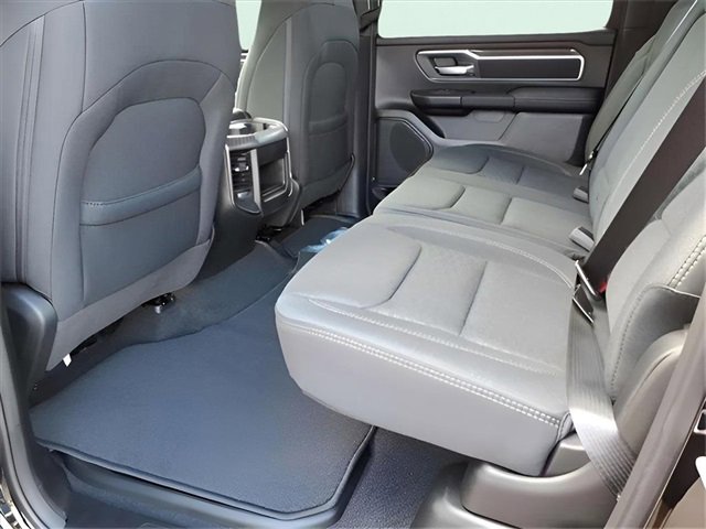 New 2026 RAM 1500 4x4 Crew Cab image 8
