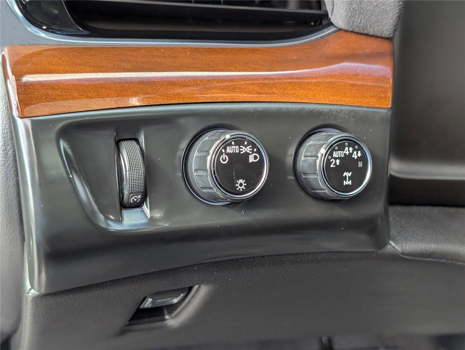 Used 2019 Cadillac Escalade Premium Luxury image 26