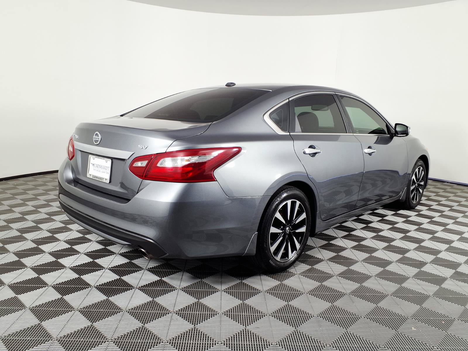 Used 2018 Nissan Altima 2.5 SV w/ 2.5 SV Technology Package FWD image 4