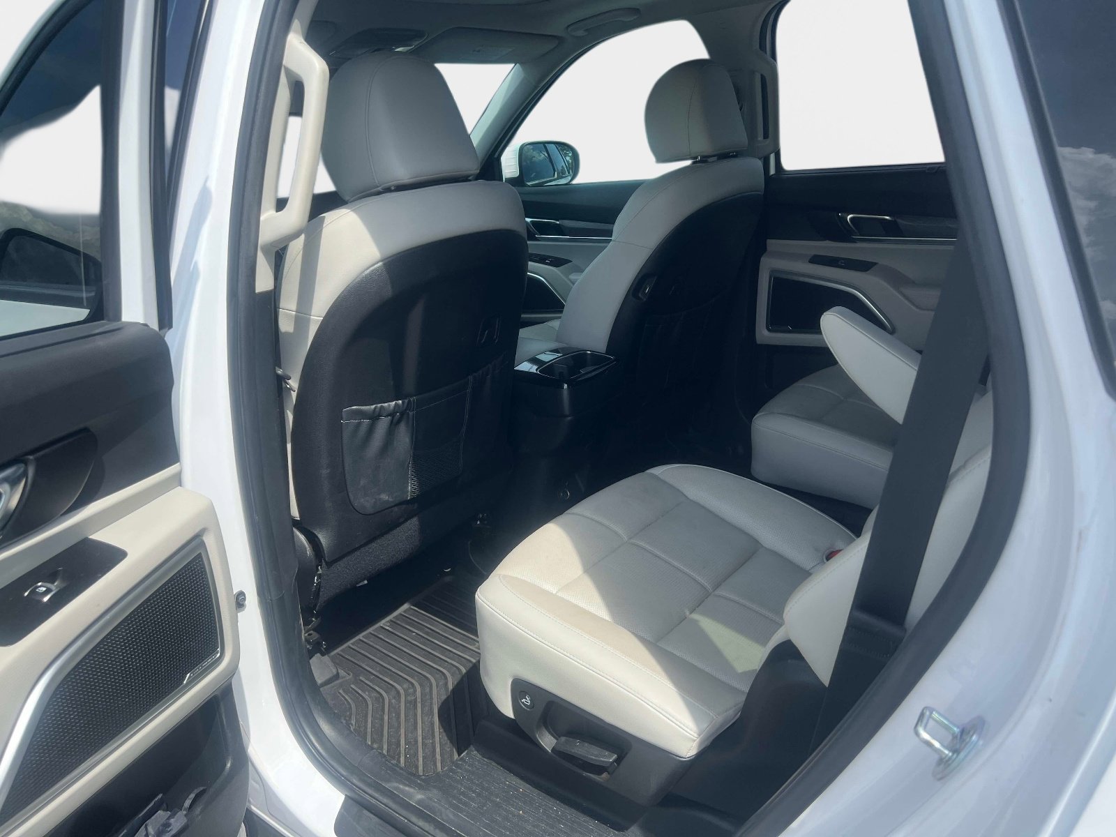 Certified 2022 Kia Telluride EX w/ EX Premium Package AWD/4WD image 6